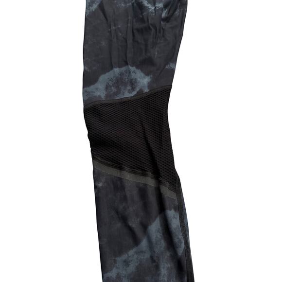 EUC Sweaty Betty leggings gray black design w ventilation knees sz S activewear - Picture 5 of 10